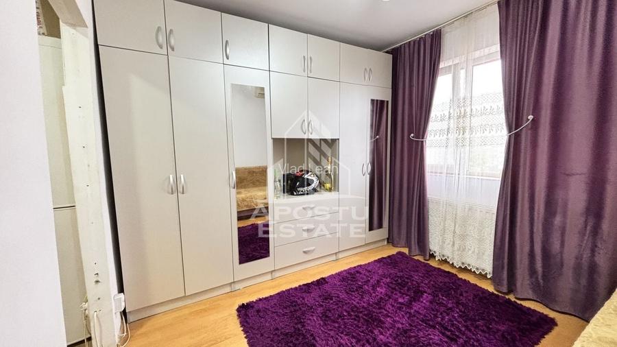 Garsoniera cocheta, mobilata si utilata, etaj intermediar, zona UMT