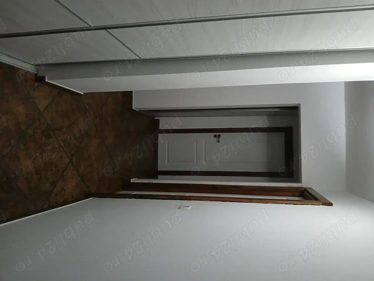 Vand apartament 4 camere,et 1din 4,micro 4,situat langa Parcul Siderurgistului. - 6