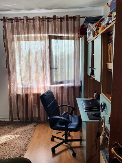 Ap. 3 camere , posibilitate in rate timp de 1 an ( acte notariat), Piata 1 Mai  - 7