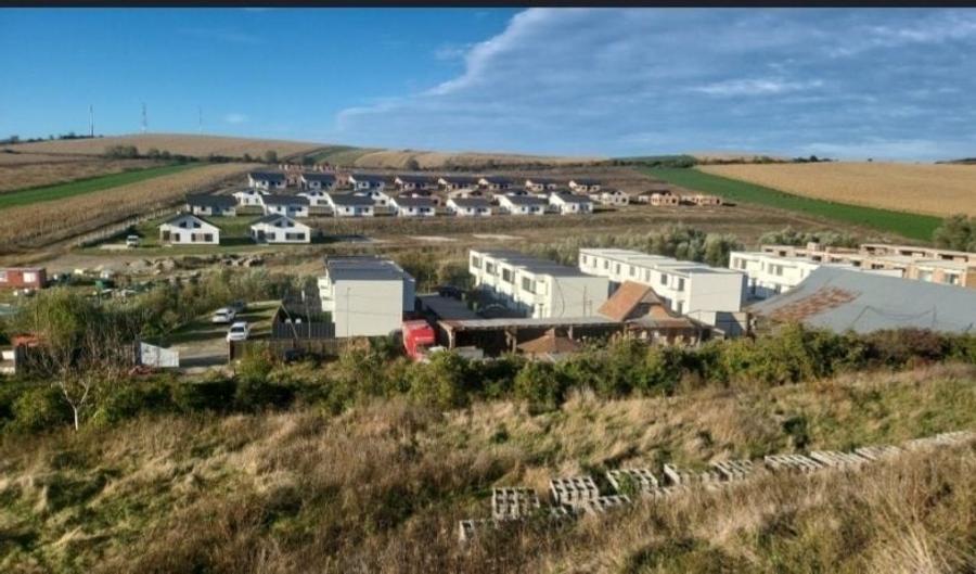 TEREN EXTRAVILAN | 3700 MP | UTILITATI IN ZONA | INVESTITIE CU POTENTIAL - 2