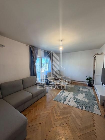 Apartament cu 2 camere decomandat, mobilat în Bucovina
