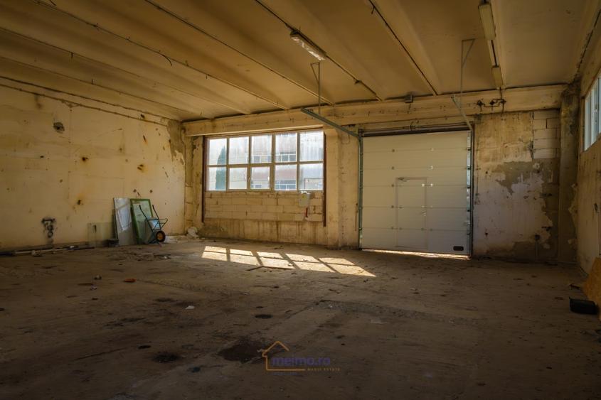 Hala de 307 mp - pozitie strategica intre Gara si Școala Nr. 2 - 2