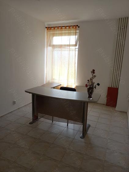 Spa?ii centrale in cladire de birouri - 4