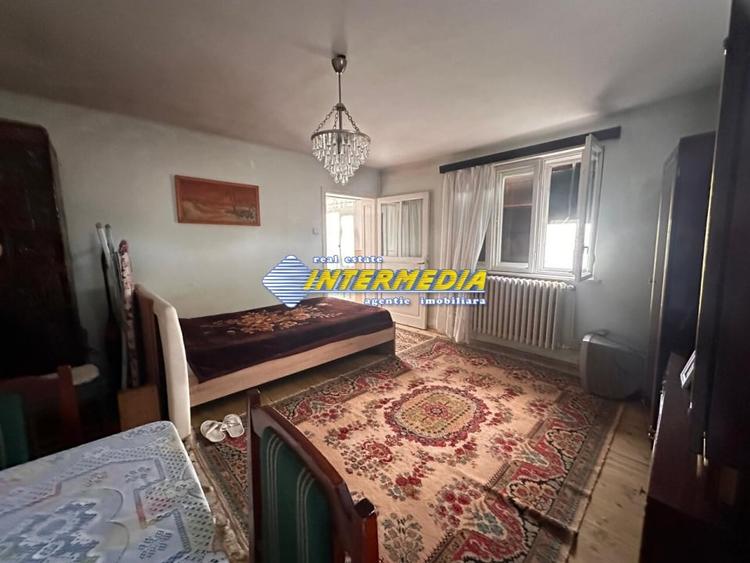 Casa 2 camere cu 920 mp teren Alba Iulia Zona HCC la asfalt toate utilitatiile - 9