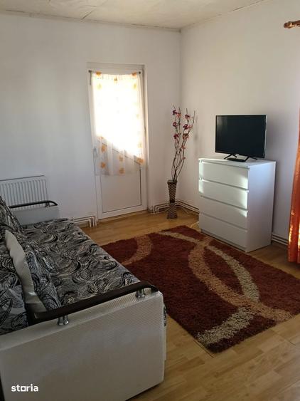 Ofer spre inchiriere garsoniera, etaj 1,zona Pia?a - 4