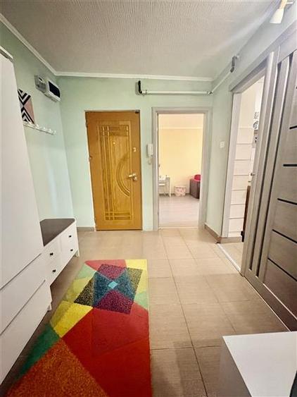 Apartament cu 2 camere decomandat, mobilat în Dacia
