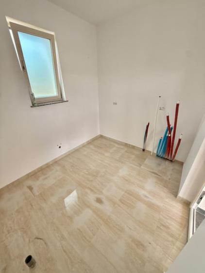 Casă cu 5 camere cu Teren 480 Mp în Horodnic