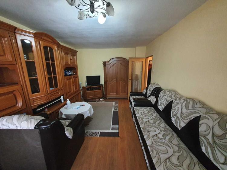 Vand apartament decomandat, 2 camere, situat pe Bulevardul Republicii nr. 1, Zona Nord, chiar langa Spitalul Judetean - 4