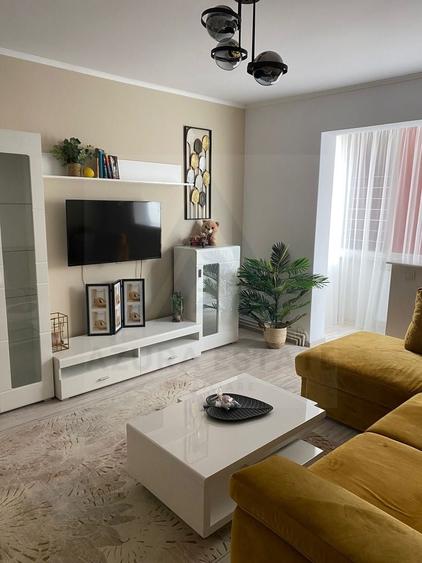 Apartament premium cu 3 camere balcon si pivnita in zona Mihai Viteazu - 1