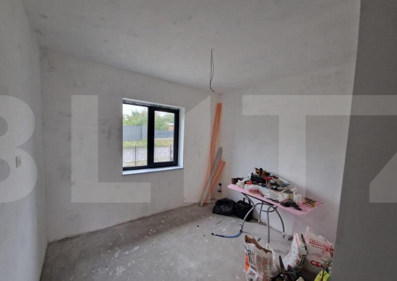 Casa semifinisata situata central in municipiul Dorohoi - 4