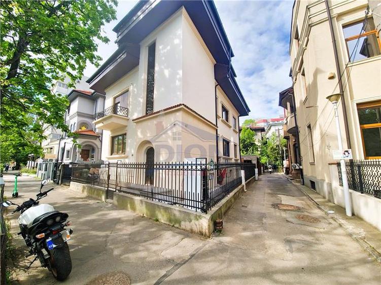 KISELEFF Arcul de Trimf Clucerului 3 cam + Garaj dublu - 1