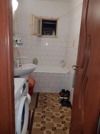 APARTAMENT DECOMANDAT 3 CAMERE - 13