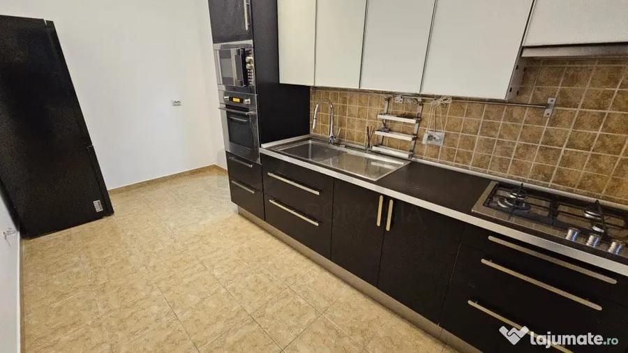Apartament cu 3 camere decomandat în Casin