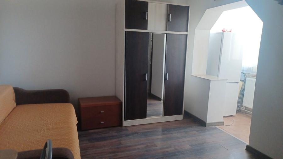 Ofer spre inchiriere garsoniera ,zona Garii - 1