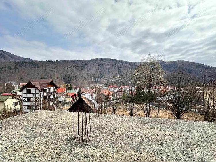 TEREN INTRAVILAN//PLATOU IZVOR//SINAIA TEREN INTRAVILAN//PLATOU IZVOR//SINAIA