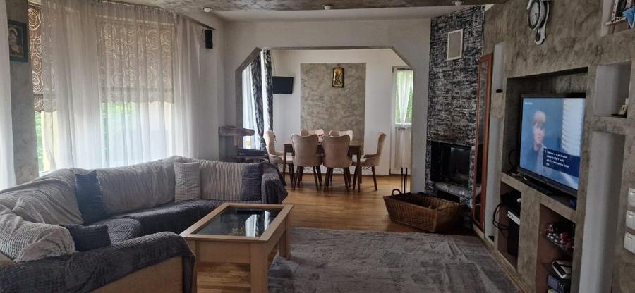 Investitie:Casa cu 2 apt, 8 camere, 308mp utili, 400m de mall Selimbar - 2