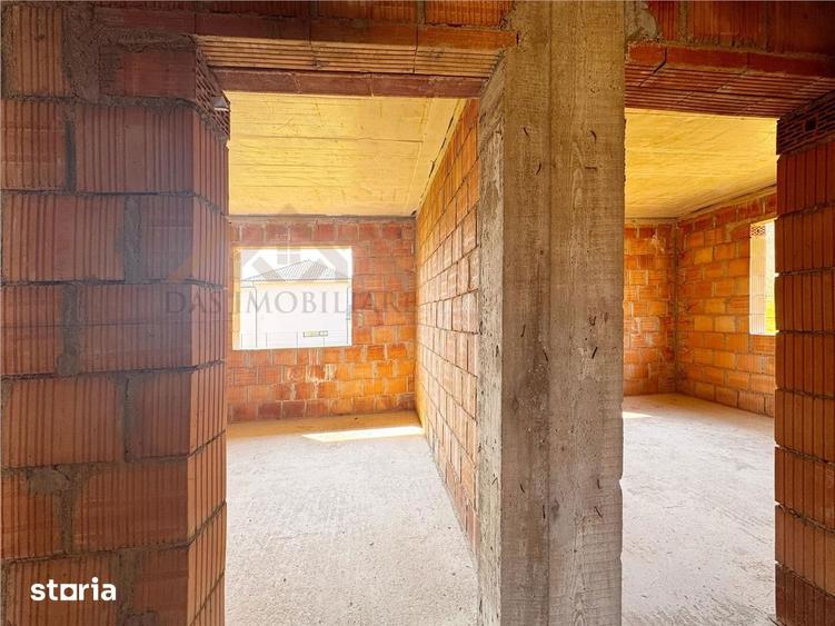 Casa la rosu, pe un nivel, pe dealul Grosiului - 7