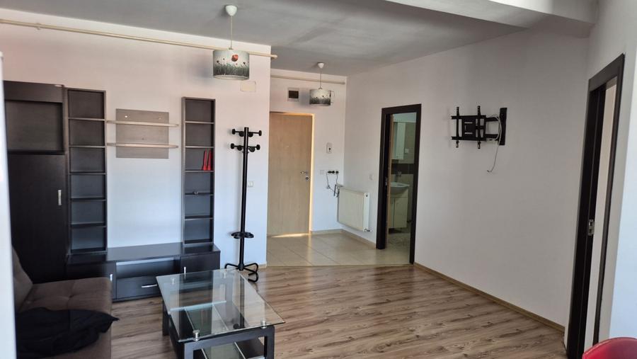 Apartament cu 2 camere semidecomandat, mobilat în Florești