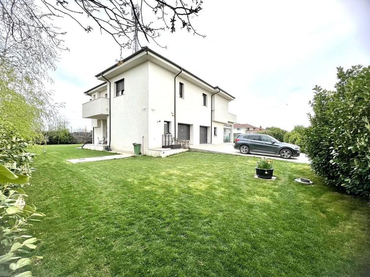 Proprietate deosebita suprafete generoase 580 mp teren 2076 mp - 1