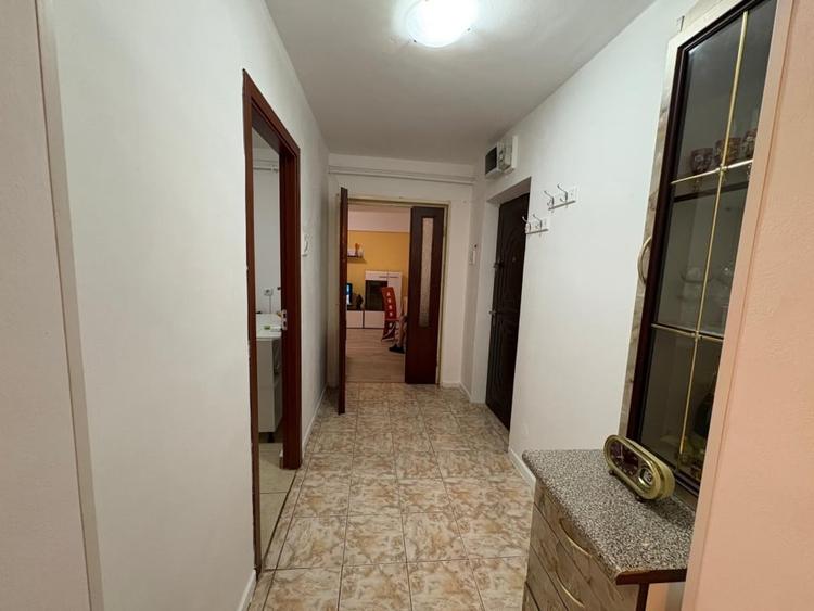 Apartament, 3 camere, decomandat, 78 mp, Calea Bucuresti, Zona Pasajului - 11
