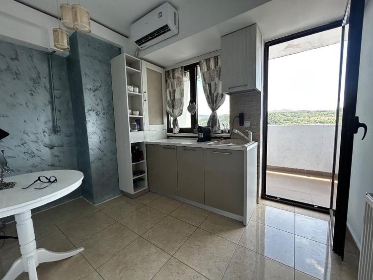 Apartament cu 3 camere decomandat în Ostroveni