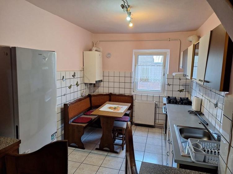 Inchiriez apartament cu 2 camere - 4