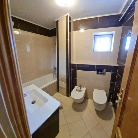 Vand apartament 3 camere spatios - 1