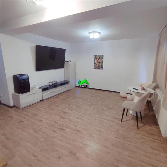 Casa de inchiriat 4 camere muncitori Sura Mare - 2