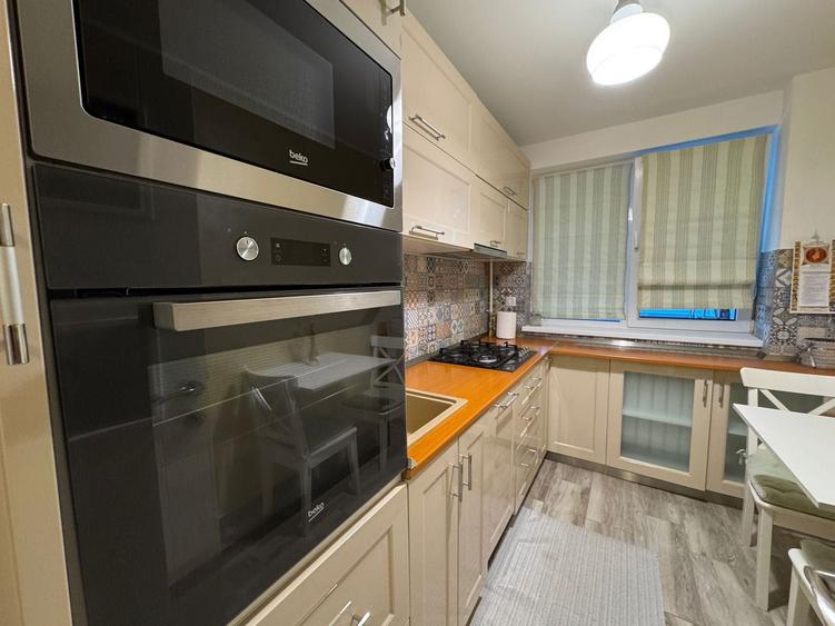 Inchiriez apartament 3 camere, decomandat + parcare, Tatarasi - 7