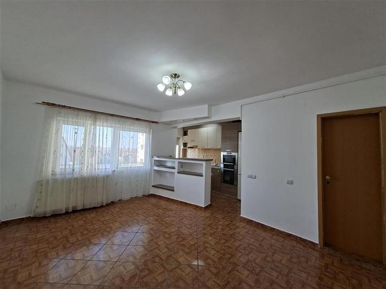 Apartament modern 4 camere 2 balcoane 2 bai garaj Zona Strand - 2