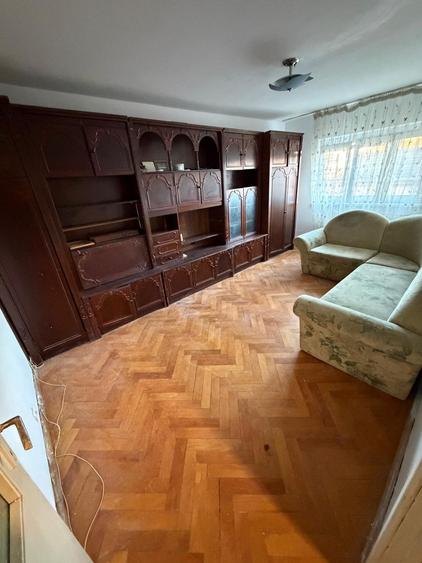 Zona Lipovei | Etaj 1 | Decomandat | Centrala Termica | 2 Balcoane!! - 1