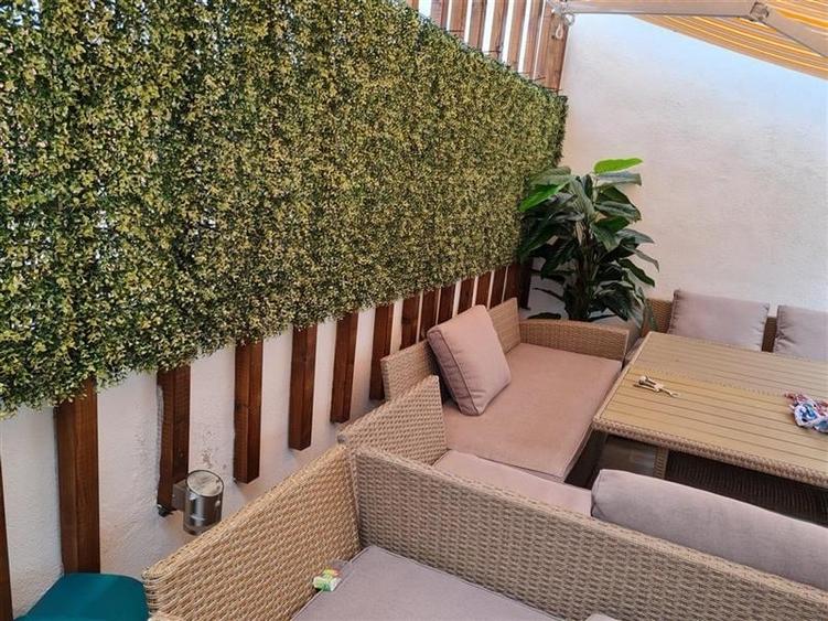 Proprietate cu terase, in ambientul Centrului Istoric .- . Piata Sfatului, Braso - 12