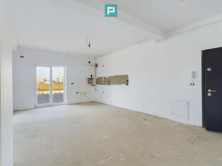 Apartament cu 3 camere semidecomandat în Torontalului
