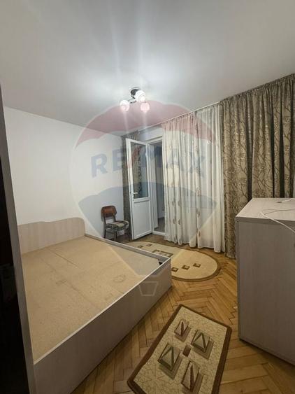 Apartament cu 3 camere de inchiriat in zona Central - 4