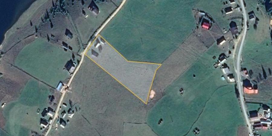 Vand teren si casa istorica in Giurcuta de Sus pe malul lacului - 1