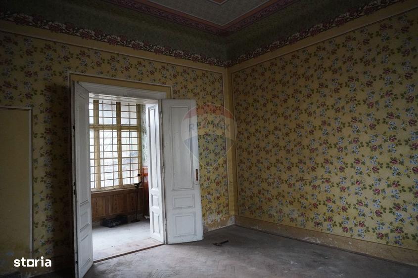 Casa / Vila cu 5 camere de vanzare - 4