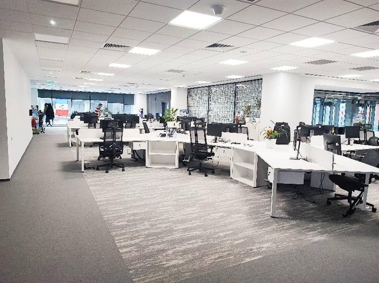 J8 Office Park cladirea A
, Presei Libere, 580 - 7787 mp  0% comision! - 8