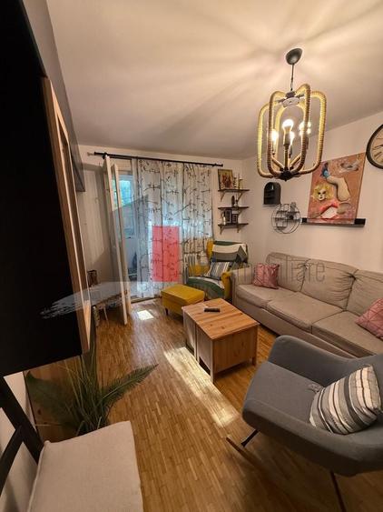Apartament cu 4 camere semidecomandat, mobilat în Drumul Taberei