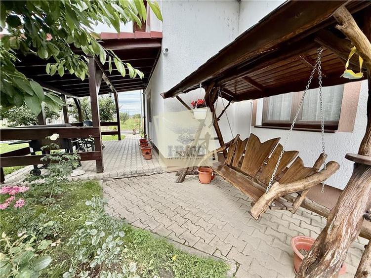 Casă individuală cu 5 camere cu Teren 377 Mp în Tineretului