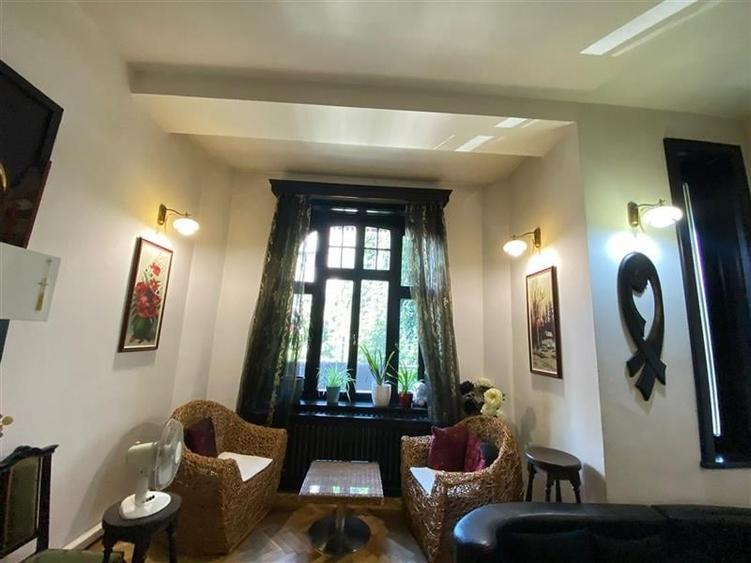 Vila brancoveneasca pretabila: birouri, clinica, ceainarie - 7