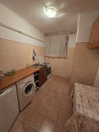 Vand apartament 2 camere - demisol - str. Pacii - 6