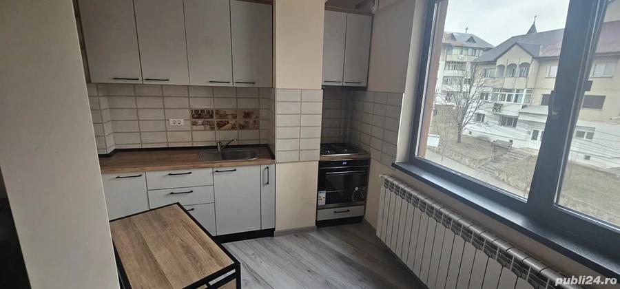 Inchiriez apartament cu 3 camere - 2