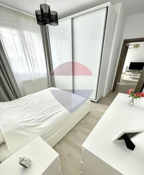 Apartament cu 2 camere decomandat, mobilat în Central