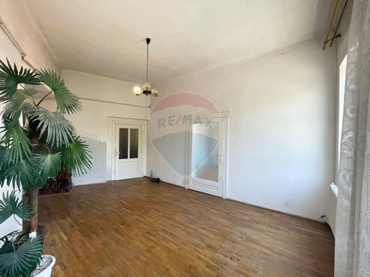 Casa cu 3 camere de vanzare in zona centrala comison 0% - 6