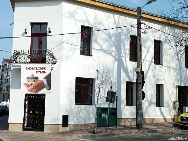 Bd. Unirii – Strada Traian  Vila / Spatiu Comercial Renovat, 10 camere, suprafata utila - 300 mp. - 10