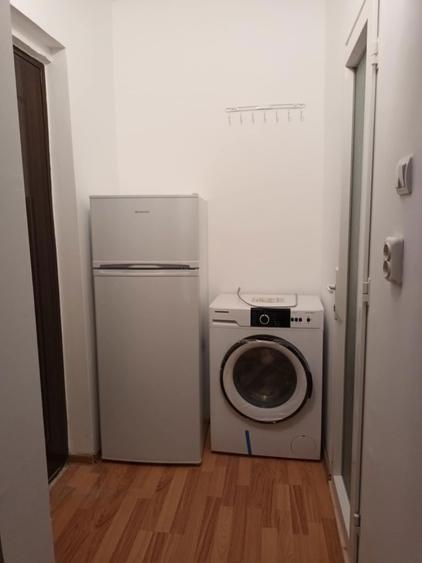 Inchiriez garsoniera - 2