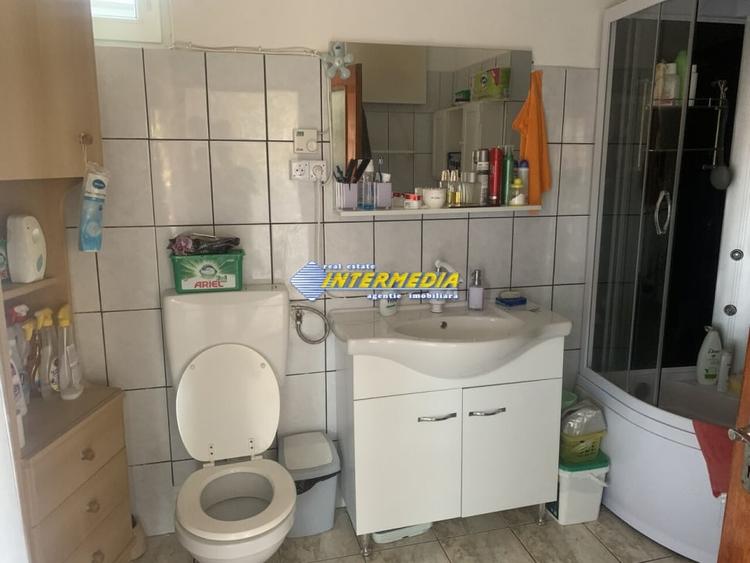 Casa de vanzare 5 camere teren aferent 1410 mp cu toate utilitatile zona Oarda - 16