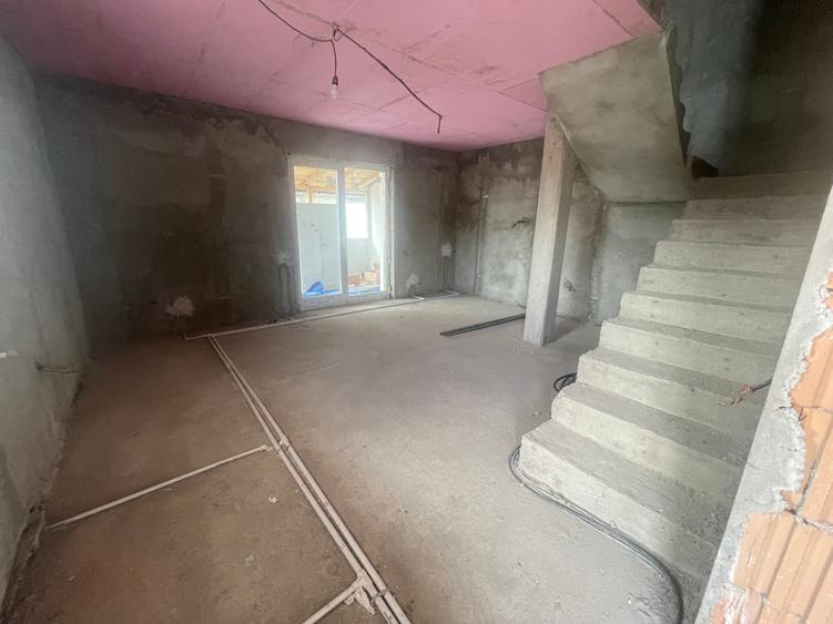 Complex nou 4 case P+1+M.5 cam.Util 175mp.Teren 253mp - 12