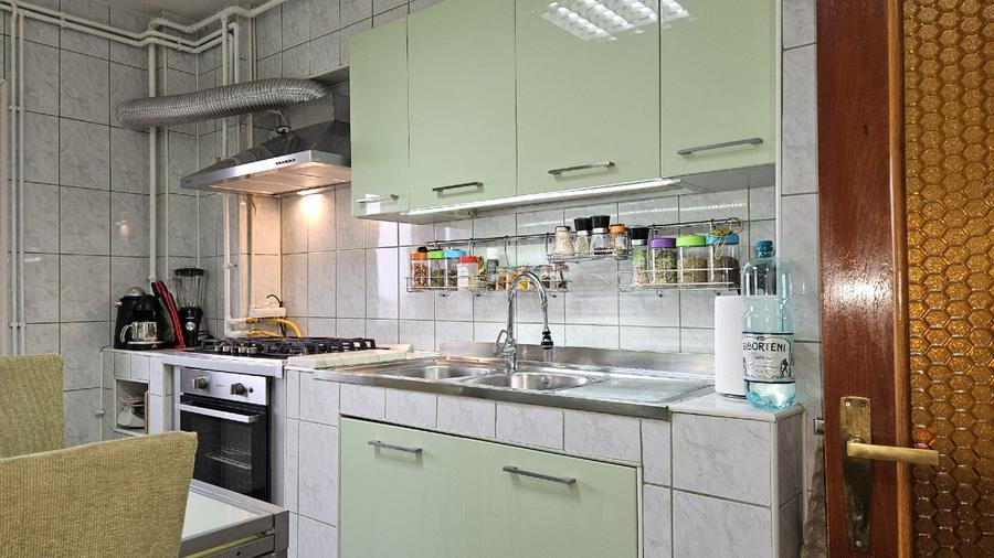 Proprietar vand ap.3 cam decomandat, 2 bai 82 mp, CT, Boxa, Vlad Tepes - 1