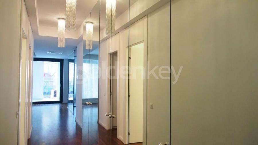 Apartament superb cu 3 camere, gradina si piscina - 11